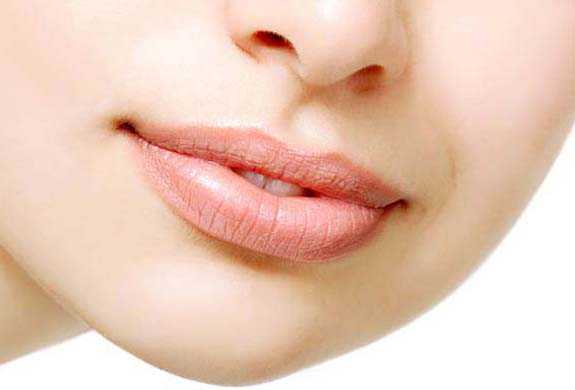 Vitamin E Treats Chapped Lips