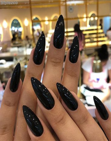 Edgy & Shinning Black Nail Art Trends for the Beauty of 2018
