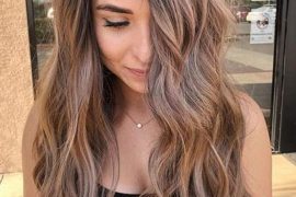 Attractive ways to Wear Caramel Highlights on Long Hairstyles