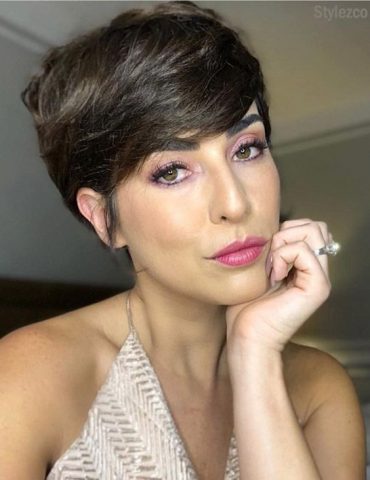 Perfect Ideas of Short Haircuts & Makeup for 2018-2019