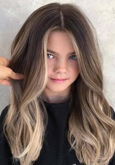 Graceful Long Hairstyle for Teenage Girls in 2019
