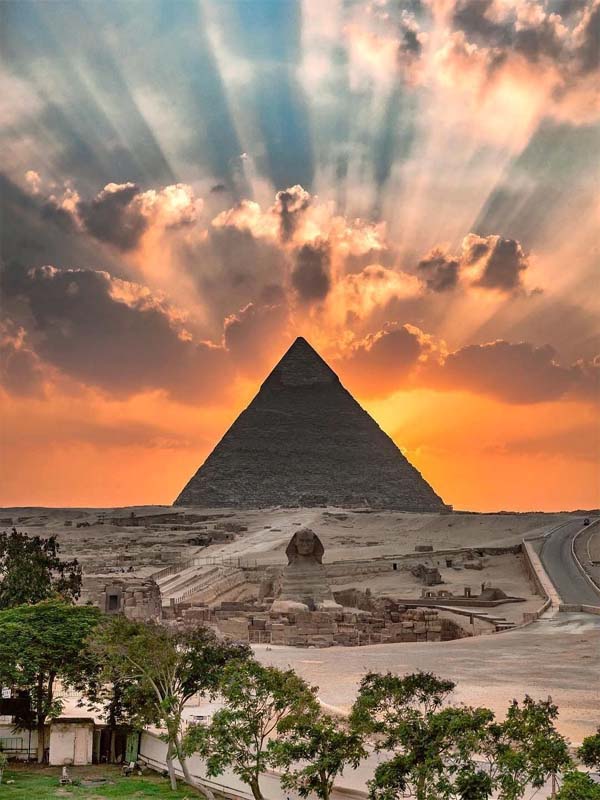 Beautiful at The Great Pyramid of Giza
