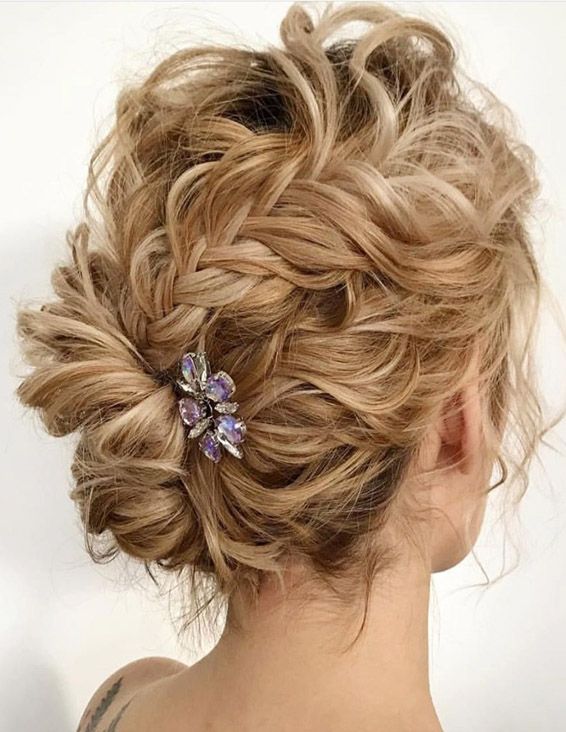 Texture Updo Hairstyles Trends for Bridal Girls In 2019