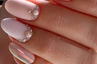 Bright Glitter Pink Nail Arts for 2019