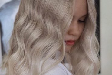 Platinum Blonde Hair Ideas for Medium Hair
