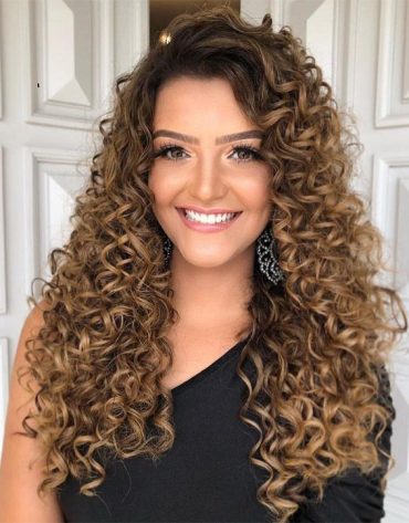 Lovely Curly Hairstyles for Superior Ladies In 2019