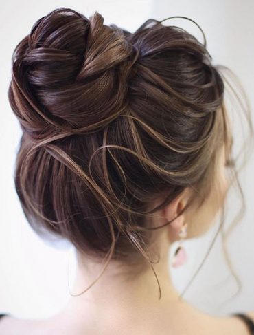 Gorgeous Updos for Long Hair to Show Off Nowadays