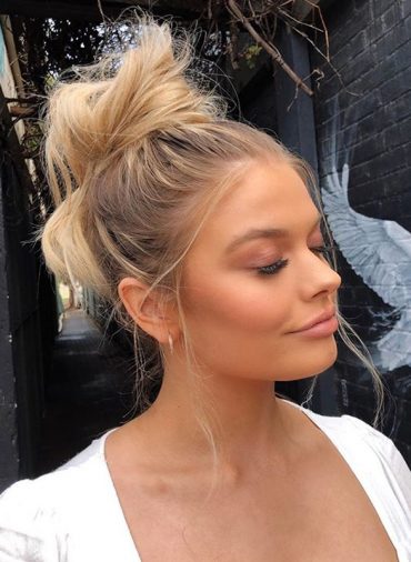 Loose Top Bun Styles to Show Off in Year 2020