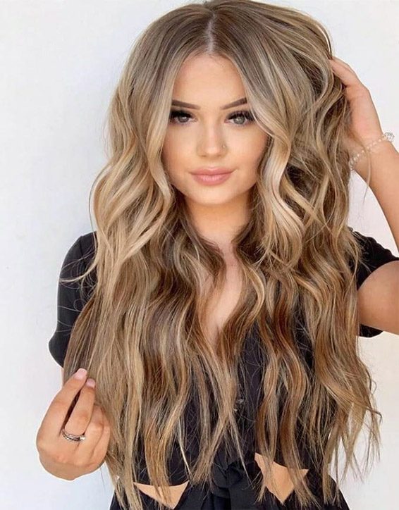 Lovely Balayage Hairstyle & Edgy Highlights for 2019