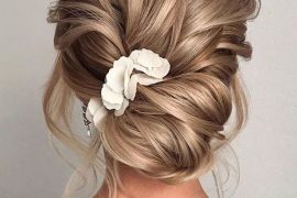 Simply Stunning Updos for Women to Create in 2019