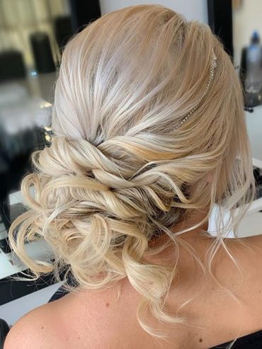 Gorgeous Updos and Bun Styles to Create in 2020