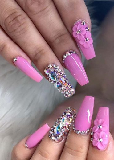 Pink Nail arts with Pearls for Girls to Try in 2020