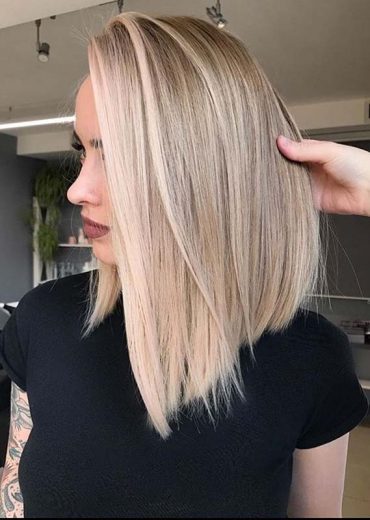 Adorable Sleek Straight Haircuts for Women to Show Off in 2020