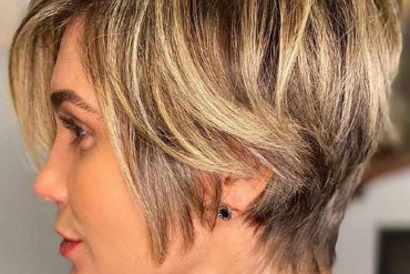 Prettiest Style of Short Hair & Highlights In 2020