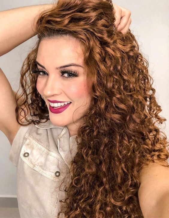 Latest & Unique Look of Curly Hair for 2021 Ladies