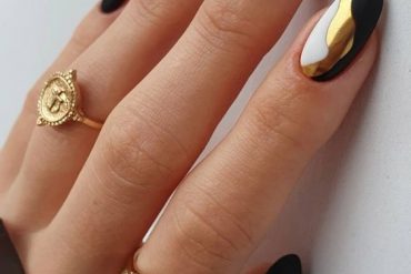 Modern Nail Designs & Romantic Look for 2021