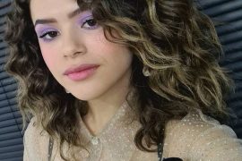 Best & Latest Style of Curly Hair for 2021