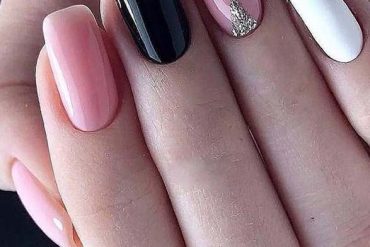 Stunning Nail Arts Designs for Women to Follow