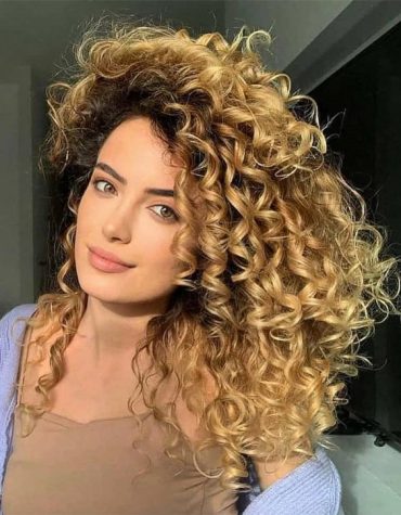 2021 Latest Golden Curly Haircut for All Girls