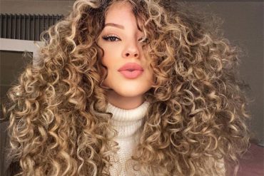 Gorgeous Curly and Wavy Hair Ideas to Copy Now