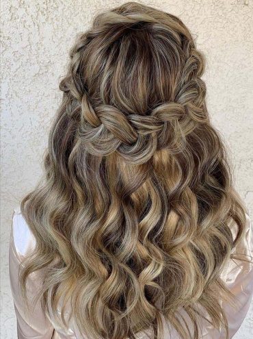 Beautiful bridesmaid Hair Styles You Must Wear