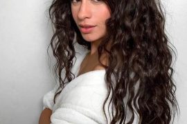 Amazing Curly Hairstyles for Long Hair to Sport