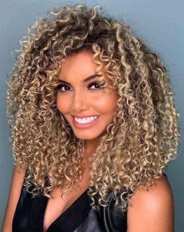 Delightful Curly Hairstyles & Trends In 2022